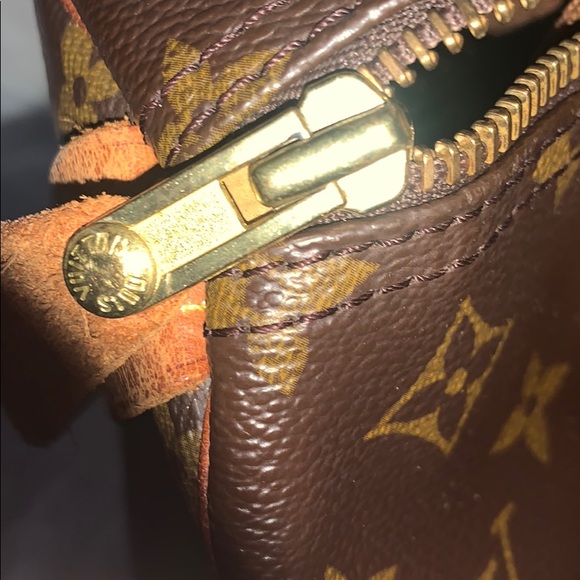 Authentic Louis Vuitton $575 or best offer. - Picture 4 of 5